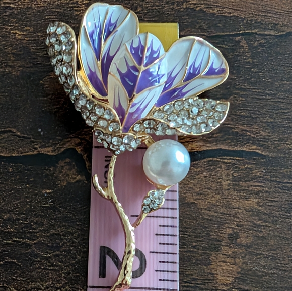 Beautiful Enamel , Faux Pearl And Gold Color Floral Magnolia Brooch , About 2" - Picture 5 of 6